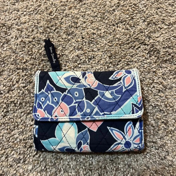 Vera Bradley Wallet Lotus Flower Swirl Trifold‎ Cardholder Wristlet Quilted Y2K - Picture 1 of 9